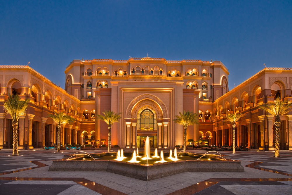 emirates-palace-at-night-abu-dhabi emirates-palace